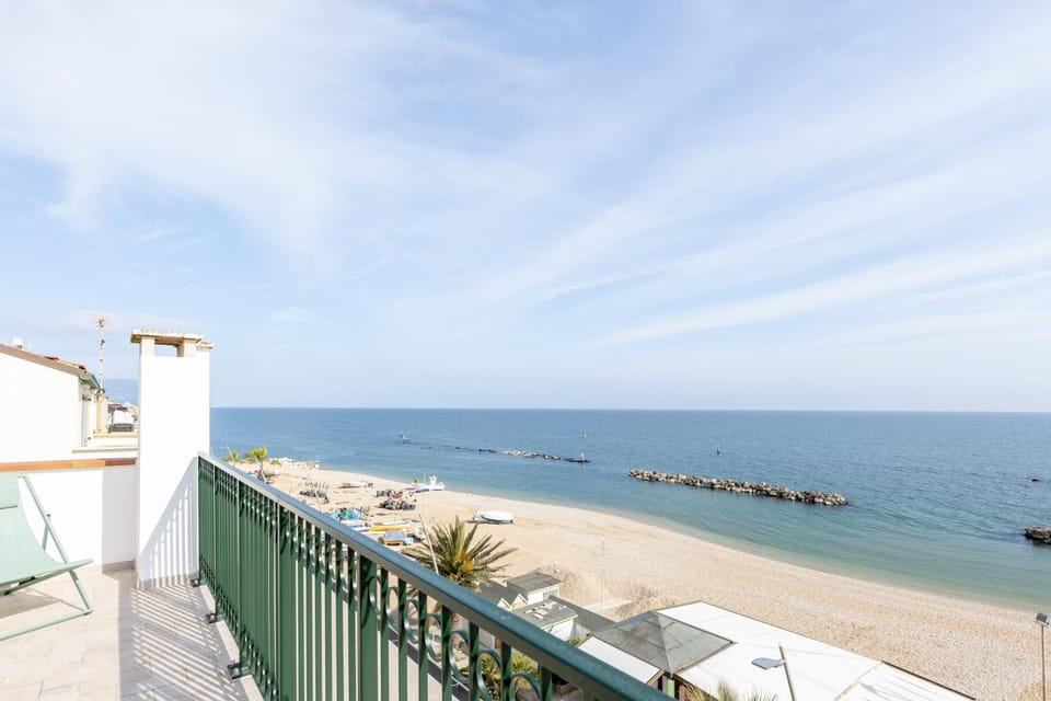 Affittacamere 2 Prima Fila Mare Bed and Breakfast in Porto Recanati
