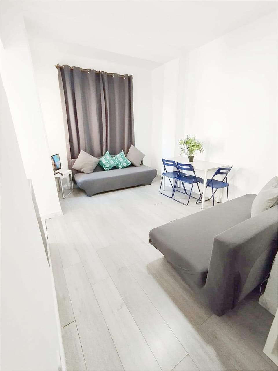 Q LV5F y LV5B Estudio Chamberi Apartment in Madrid