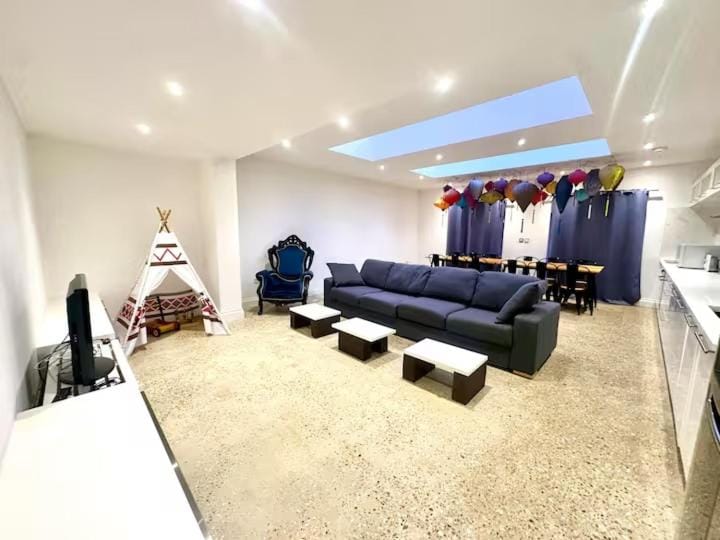 Living room, Seating area, Dining area