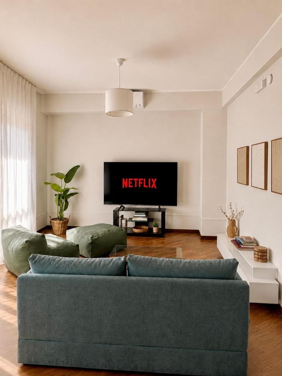 Communal lounge/ TV room, TV and multimedia, Living room, Seating area