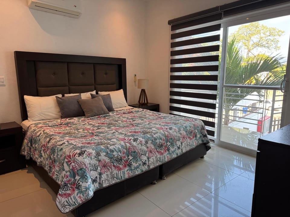 Bed, Bedroom, air conditioner