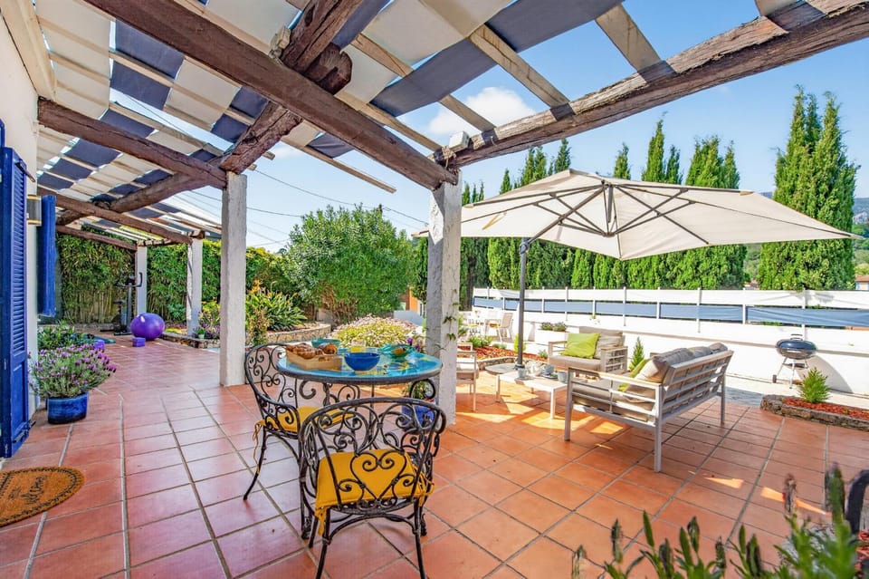 Belle maison à Menton avec jardin de citronniers House in Menton