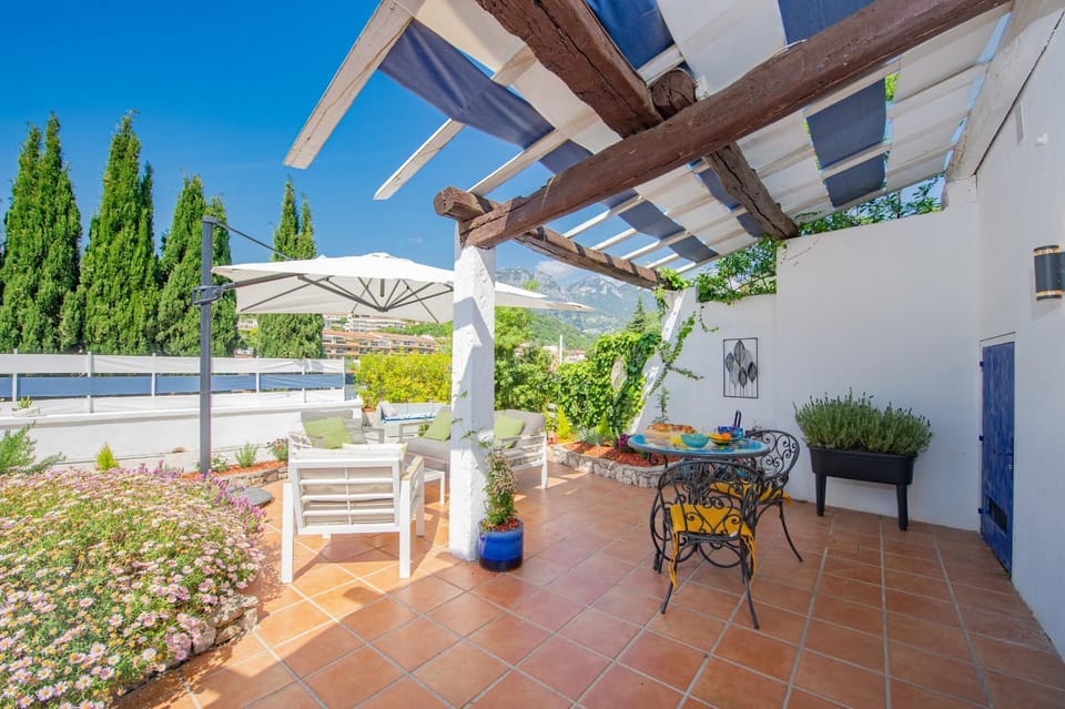 Belle maison à Menton avec jardin de citronniers House in Menton