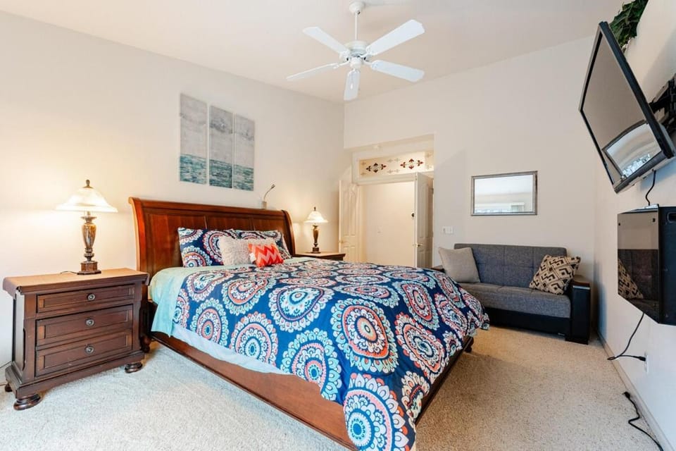 Big Stay Favorite, Backyard Workspace & Sleep 18 House in West Sacramento