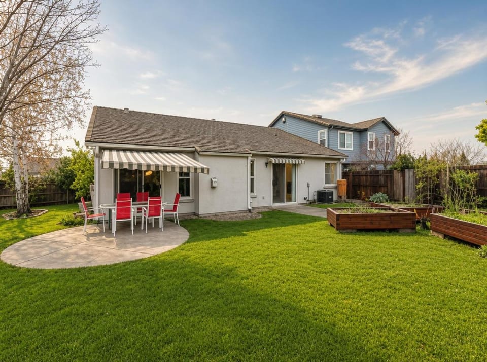 Big Stay Favorite, Backyard Workspace & Sleep 18 House in West Sacramento