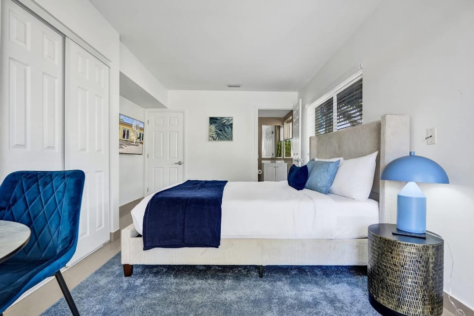 Modern Lake Worth Suite w Patio and Pool Apartment in Lake Worth