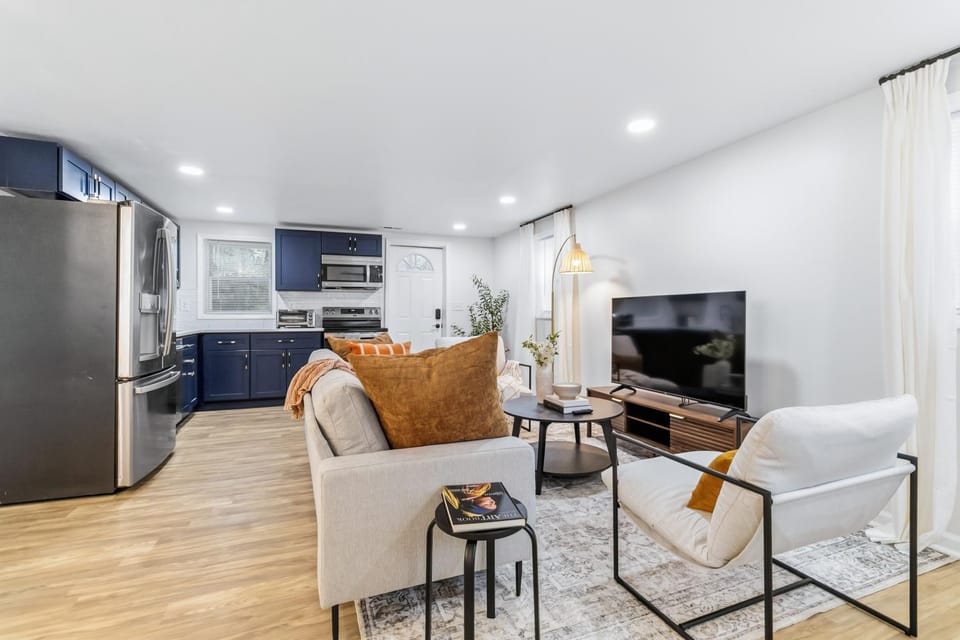 Communal lounge/ TV room, TV and multimedia, Living room