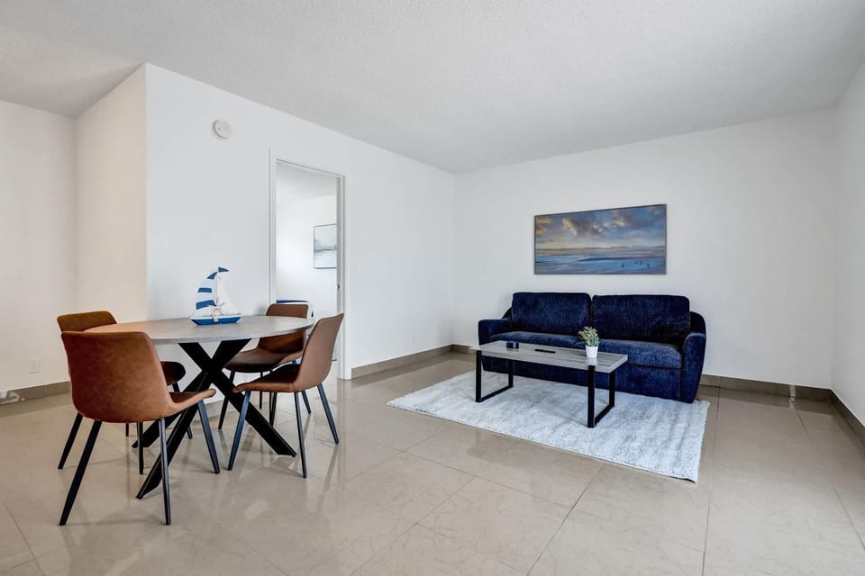 Relaxing 1BR Getaway w Pool & Bar at Lake Worth Apartment in Lake Worth