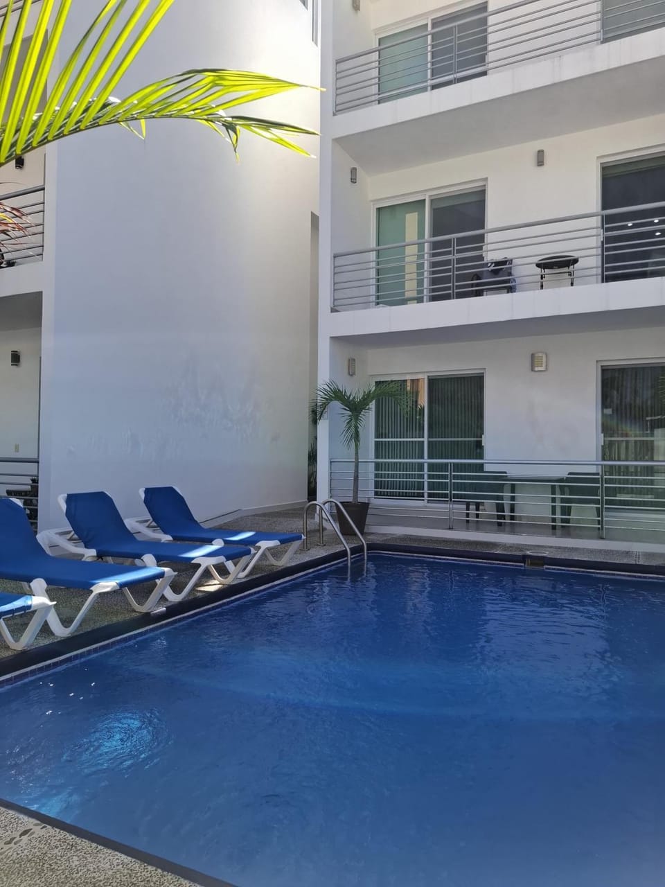 B3 Condo con terraza privada y jacuzzi a metros de la playa Apartment in Rincon de Guayabitos