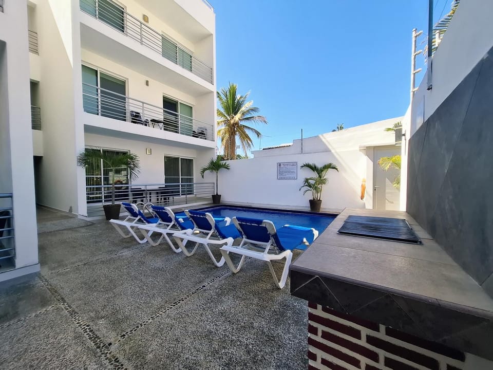 B3 Condo con terraza privada y jacuzzi a metros de la playa Apartment in Rincon de Guayabitos