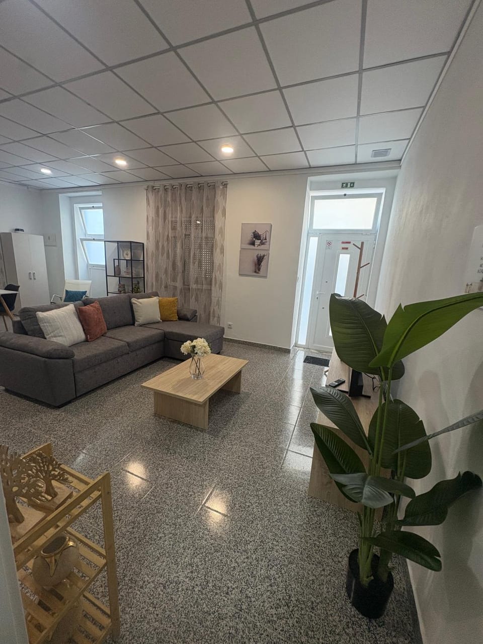 Communal lounge/ TV room, TV and multimedia, Living room, Seating area