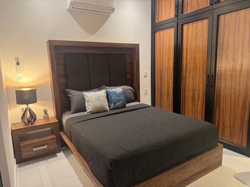 Bedroom, wardrobe, air conditioner