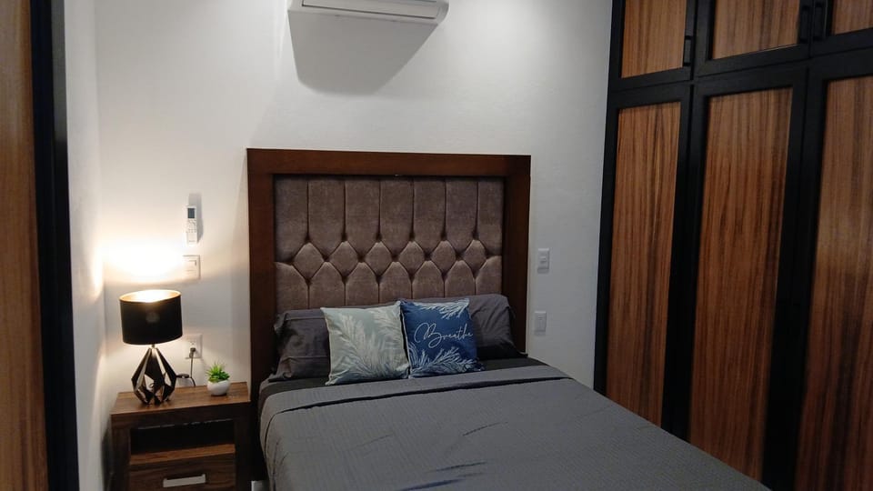 Bedroom, wardrobe, air conditioner