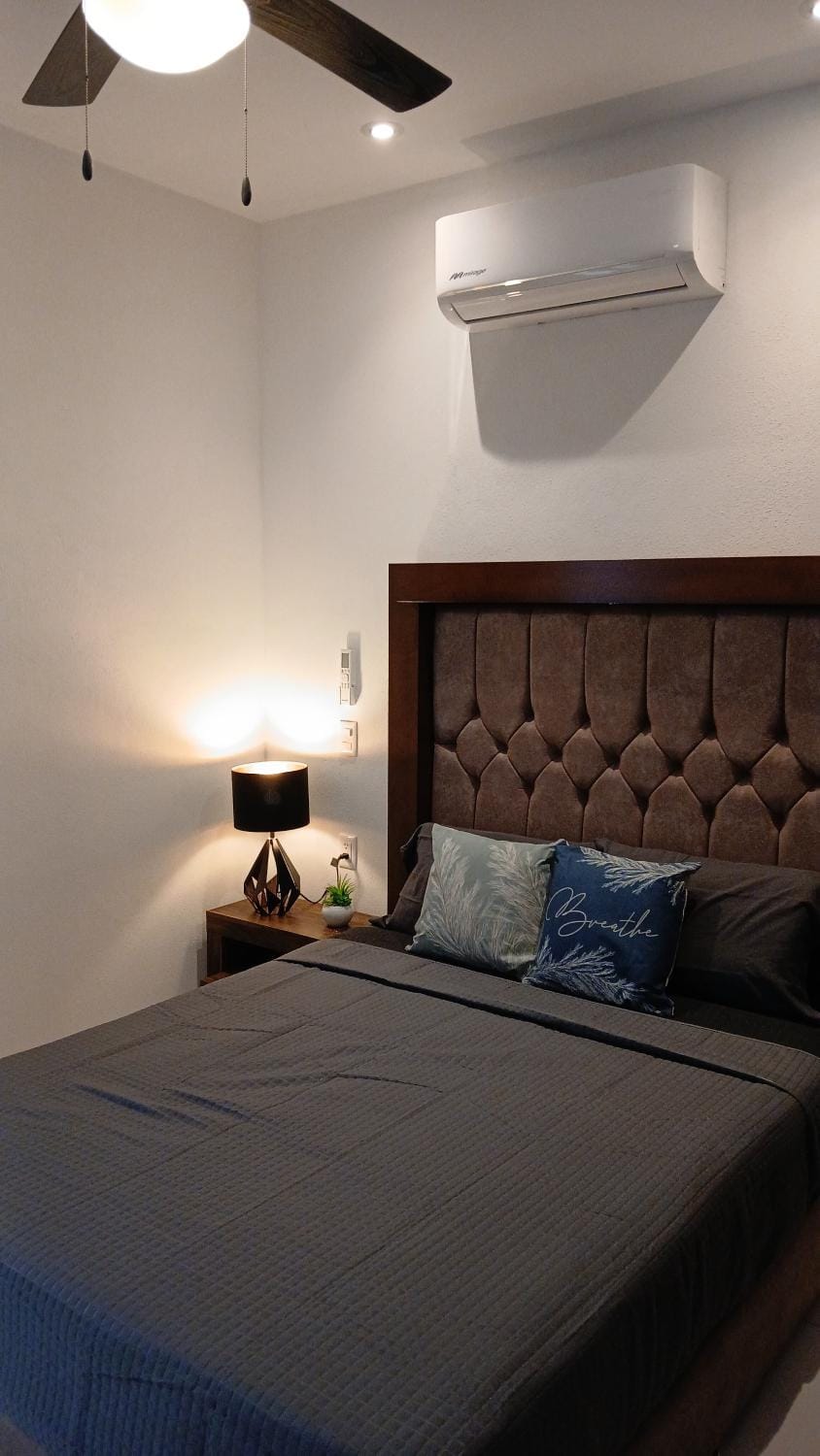 Bedroom, air conditioner