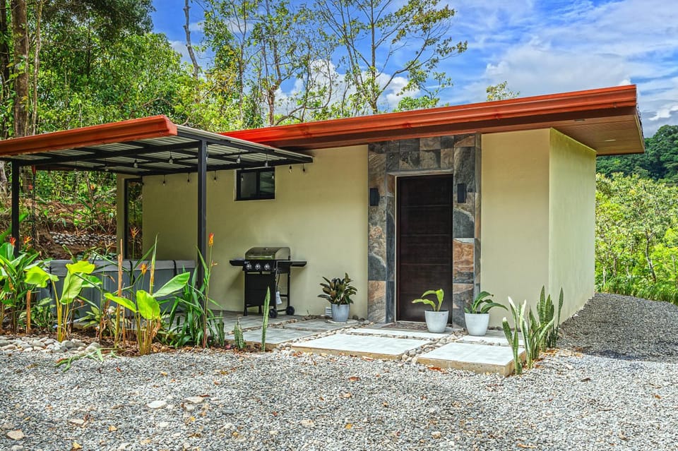 Property building, BBQ facilities, Hot Tub, Hot Tub