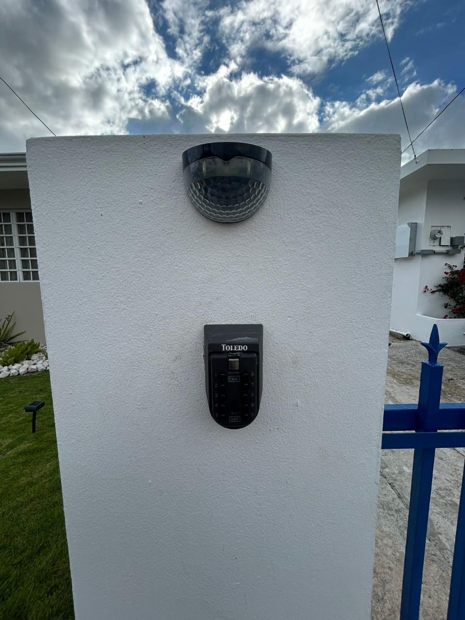 Facade/entrance, Garden