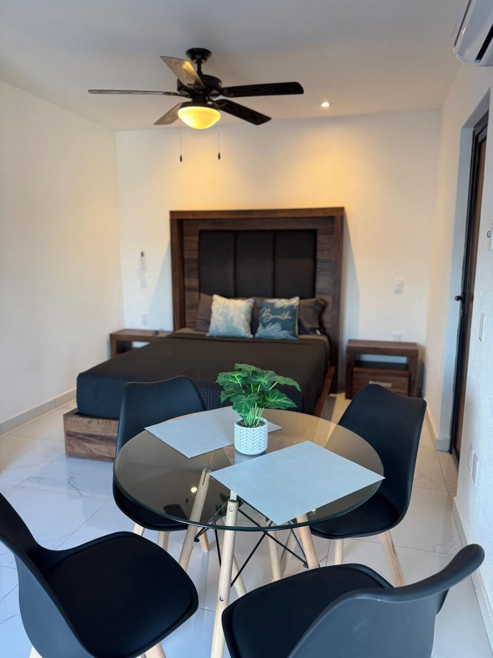 Dining area, Bedroom