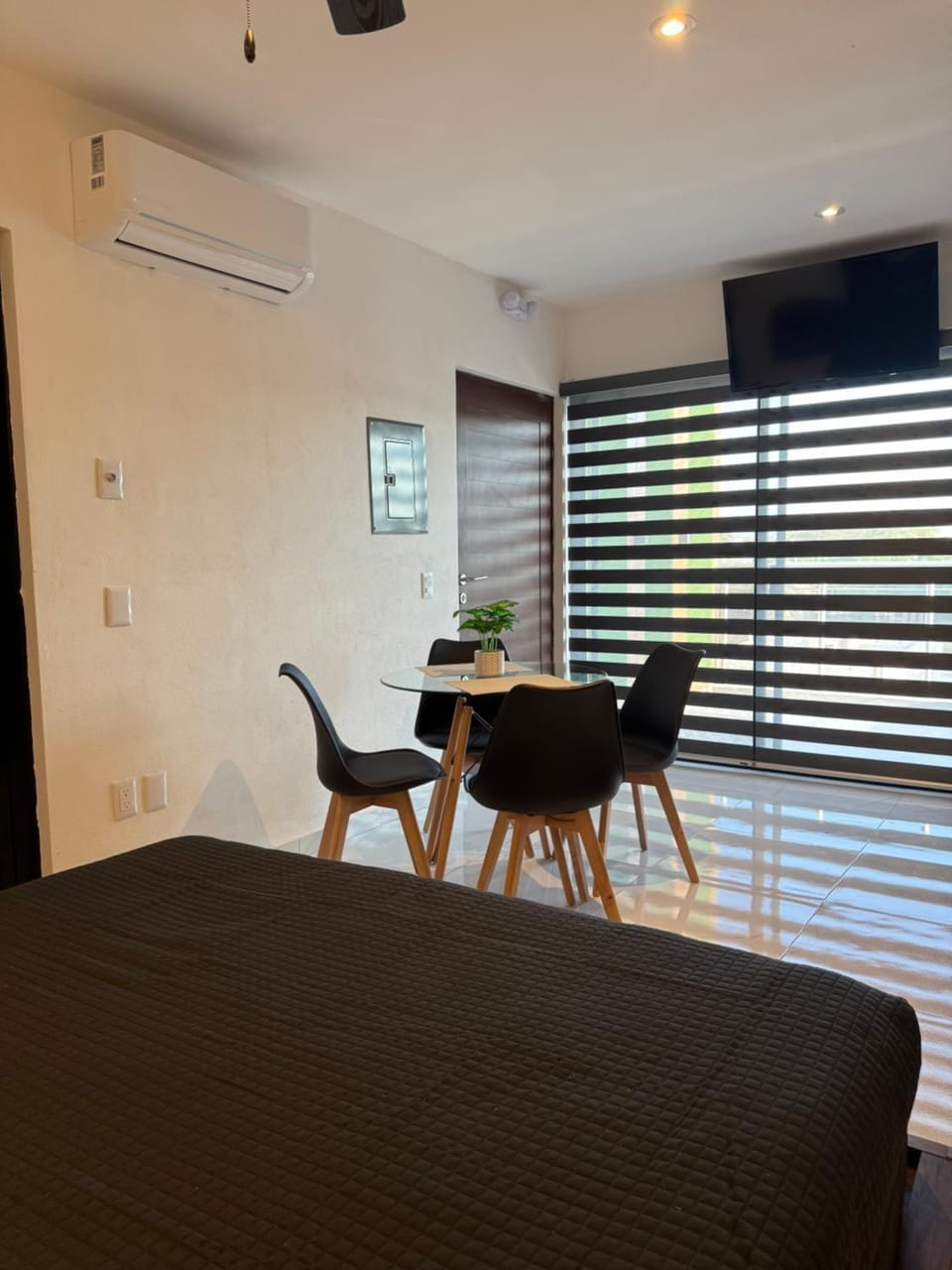 Food, air conditioner
