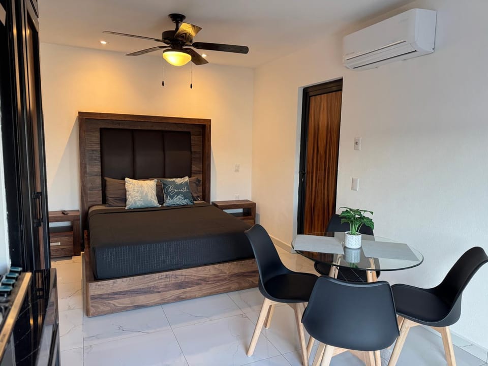 Dining area, Bedroom, air conditioner
