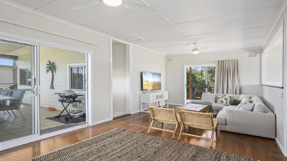 Sea Mist Upstairs Residence House in Wooli