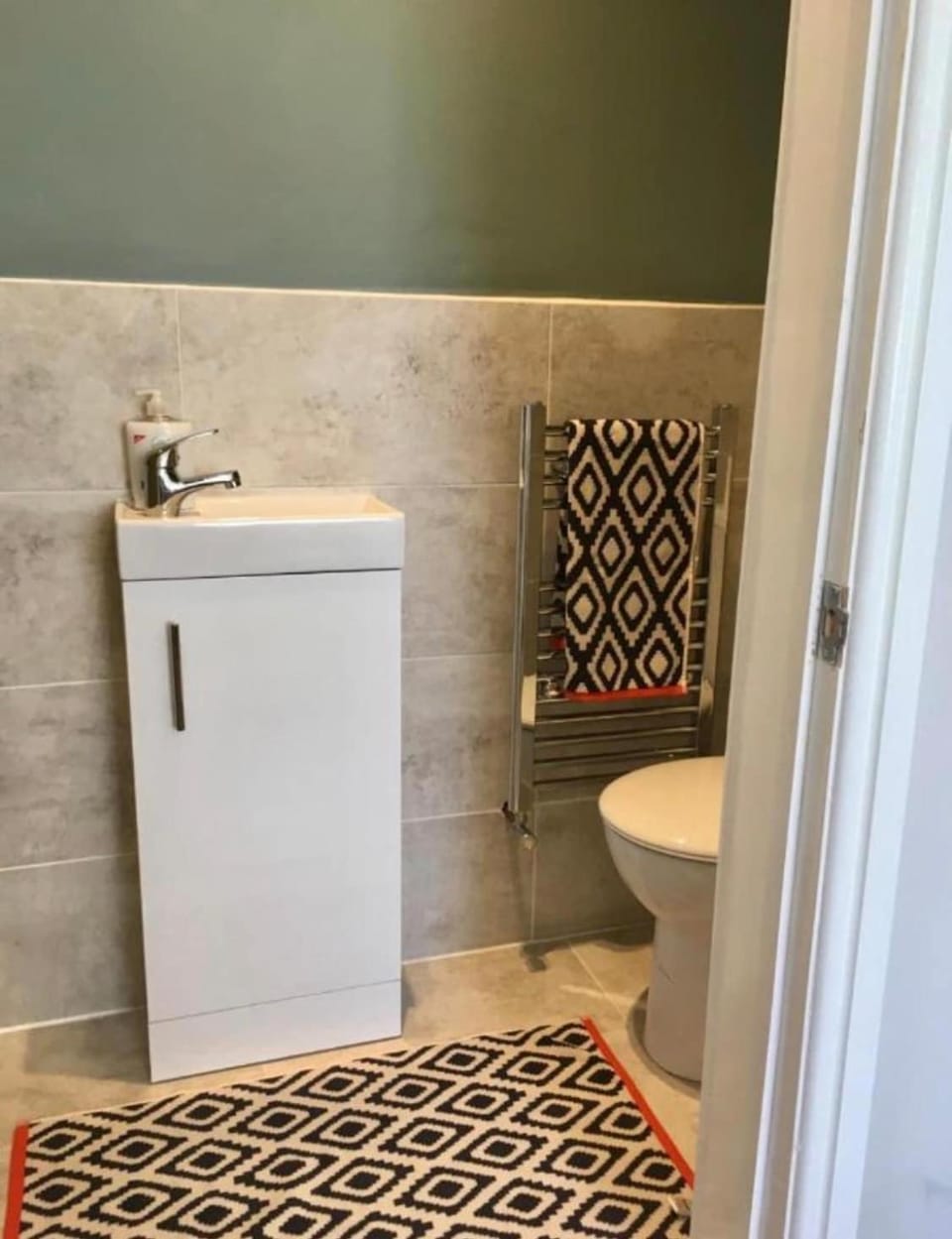 Shower, Toilet