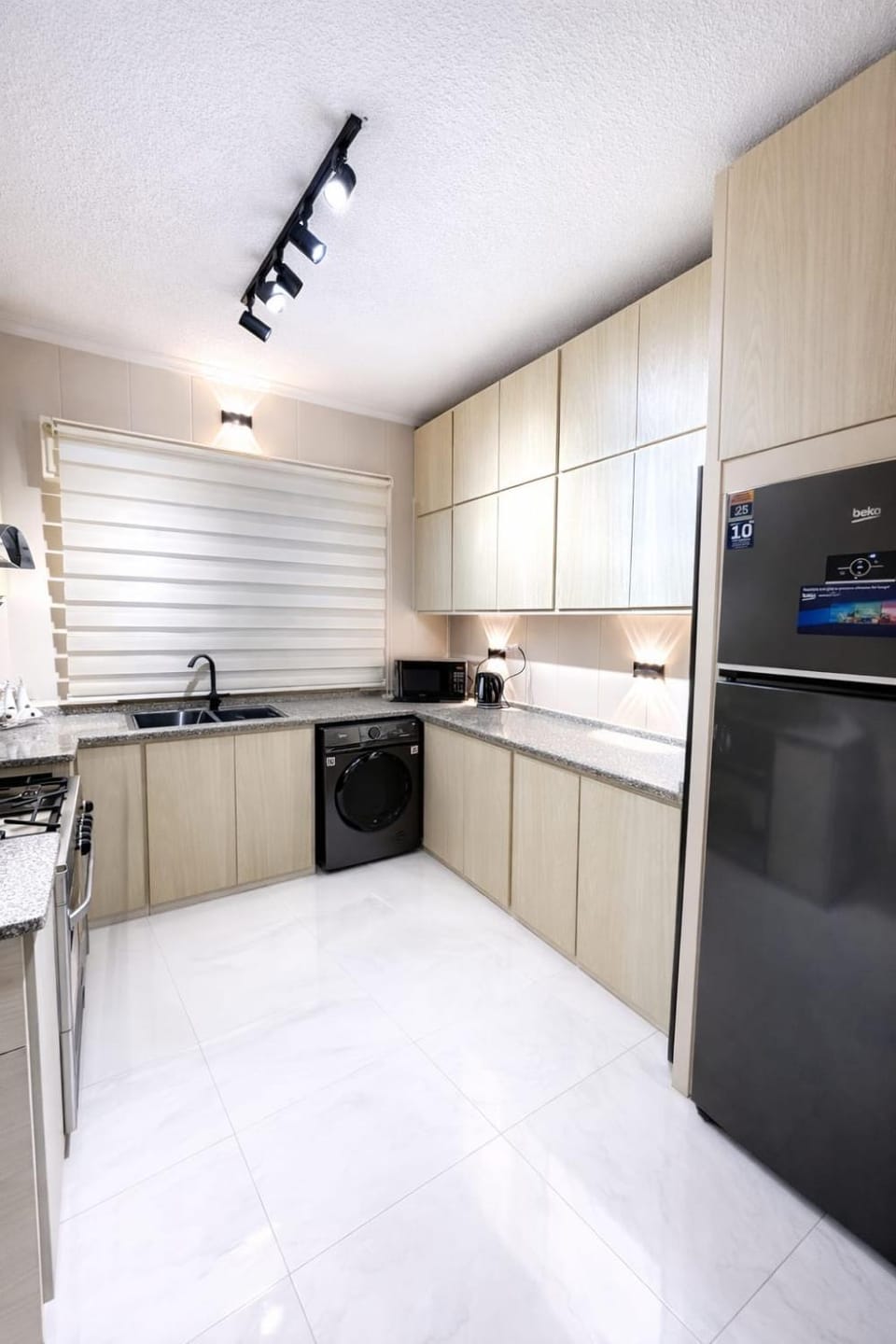 City Escape 3BR Modern Stay with Balcony Apartment in Africa