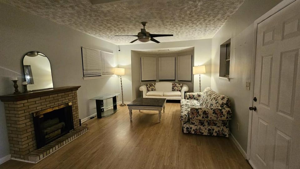 Jacksonville Getaway 3 Bedroom Retreat Villa in Jacksonville