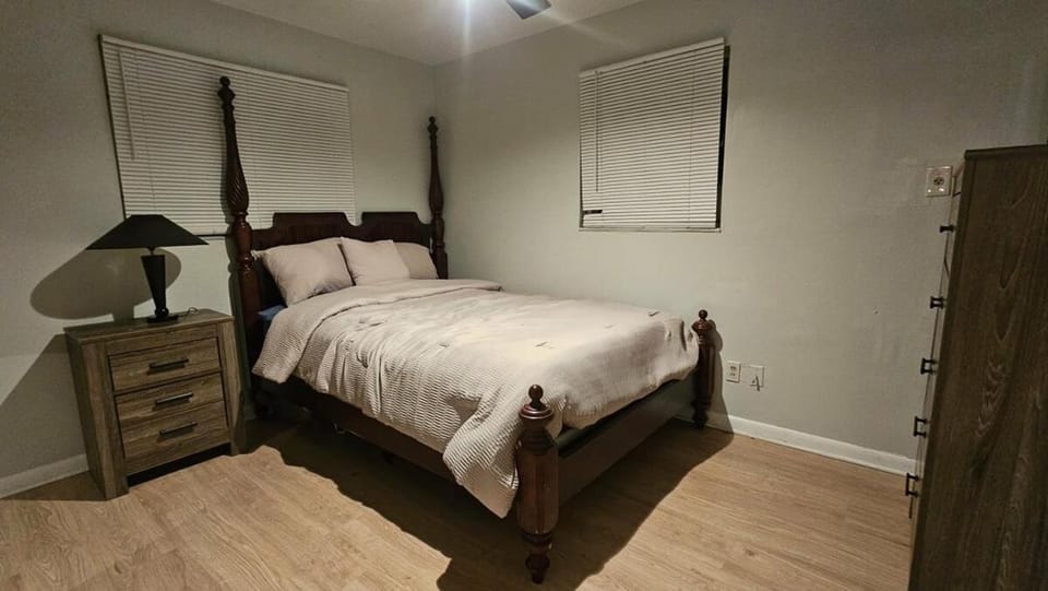 Jacksonville Getaway 3 Bedroom Retreat Villa in Jacksonville