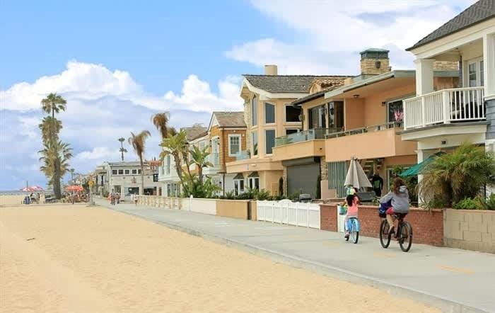 Rooftop Deck with Stunning 360 Beach Views condo Apartment in Balboa Peninsula