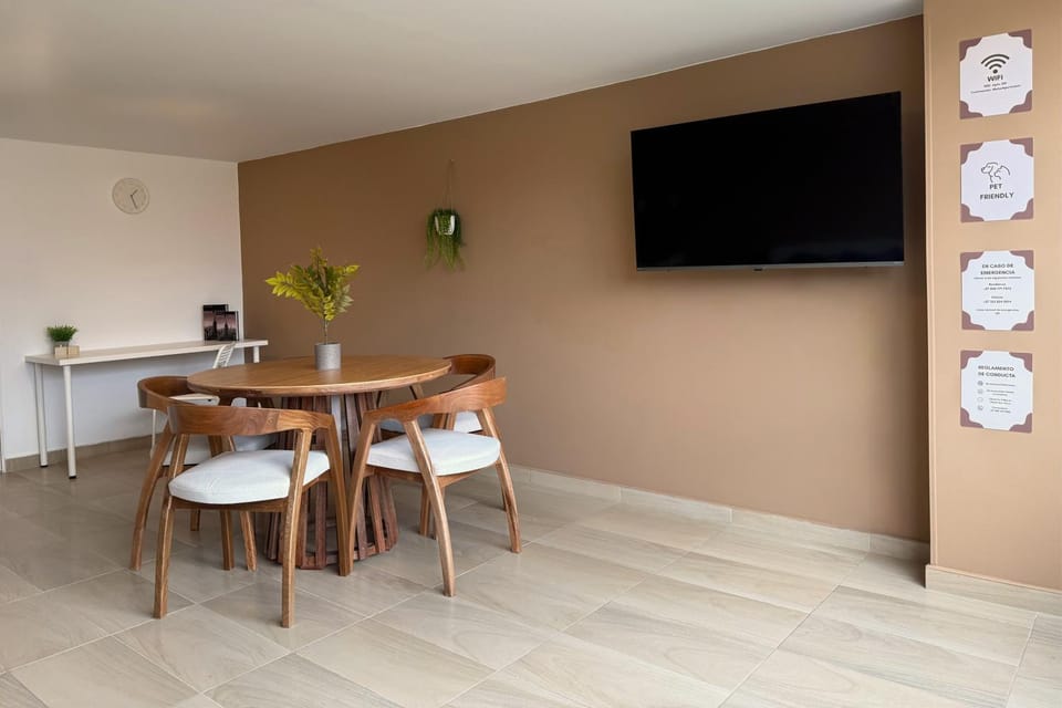 TV and multimedia, Dining area