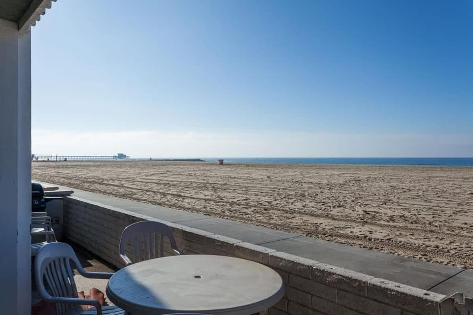 Beachfront with Patio on Bike Path- 3112 WOF A home House in Balboa Peninsula