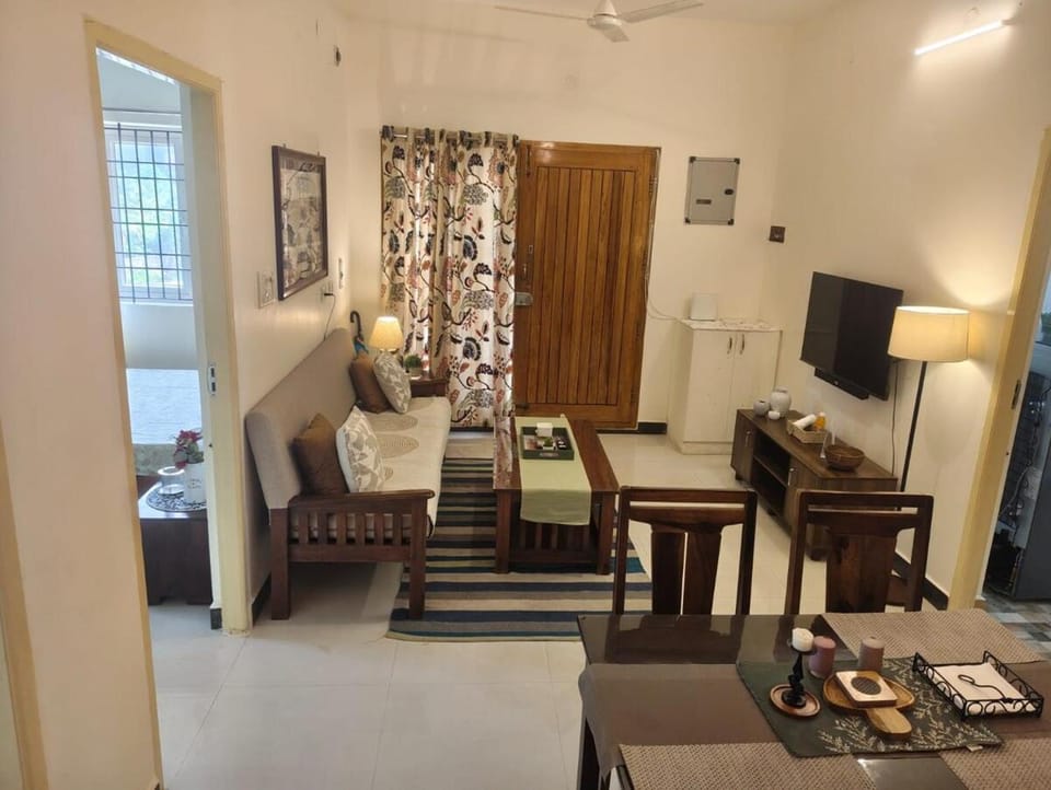 The Salt - 400m to Uthandi Beach, Chennai - 2bedroom Home Apartment in Chennai