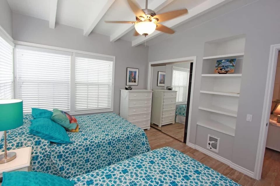 Charming 2bdr Studio in Exclusive Peninsula home House in Balboa Peninsula