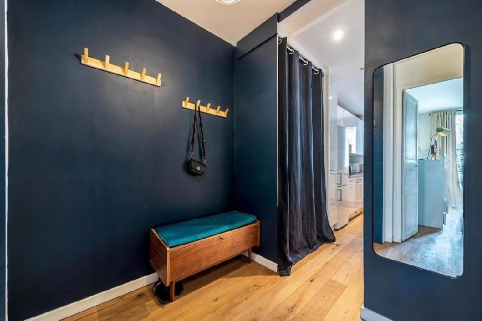 Elegant 2BR Metro Close to Paris Apartment in Issy-les-Moulineaux