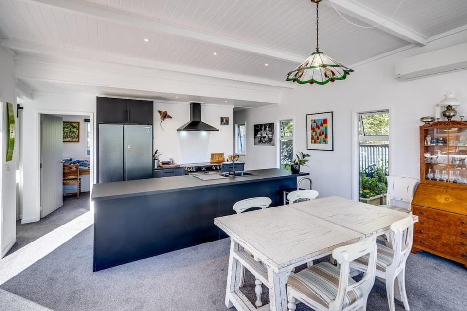 Central Napier Location 3 Bedrooms - Sleeps 5 Villa in Napier