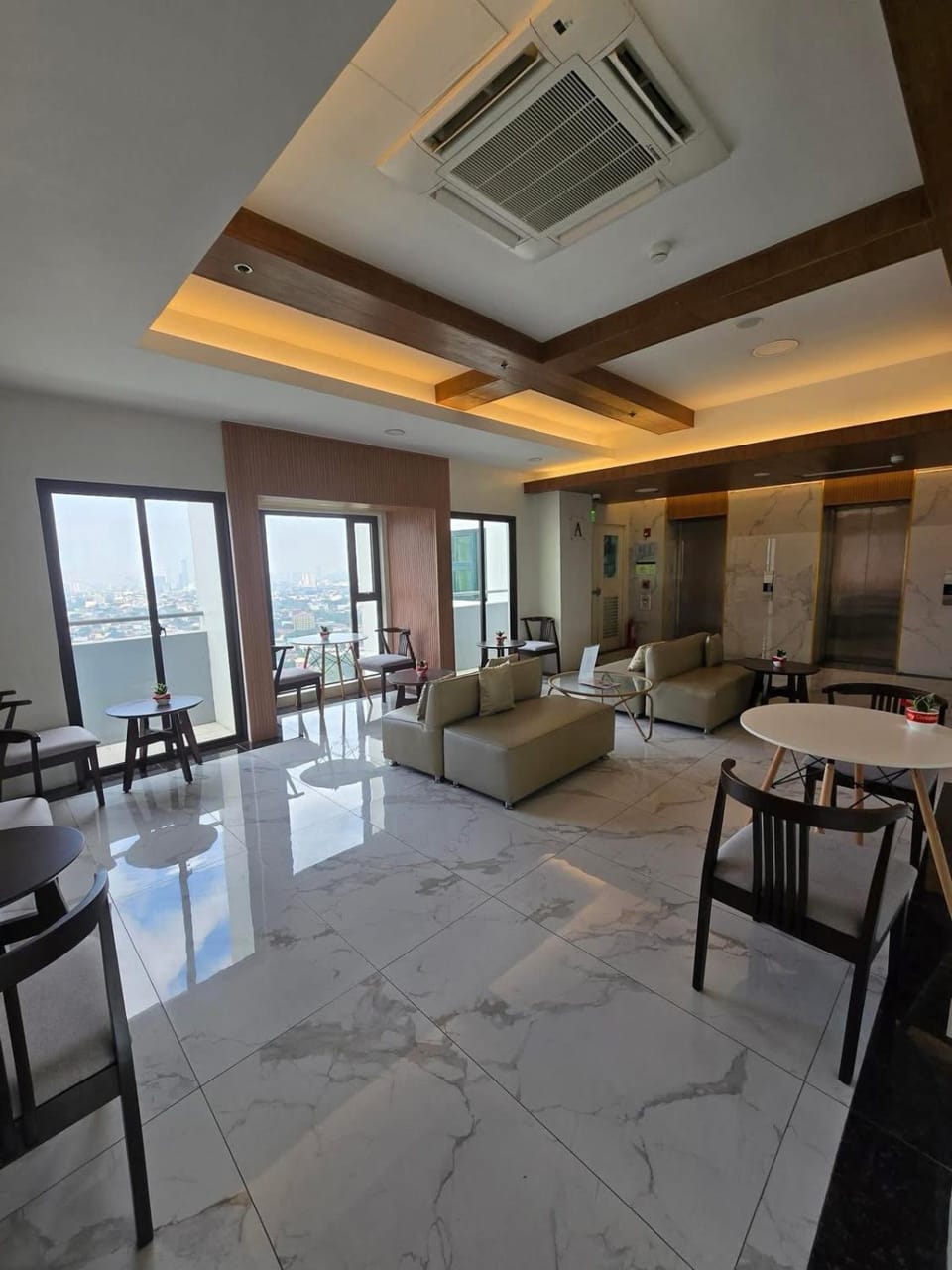 Dorm with City View - Loft Bed Hostel in Quezon City