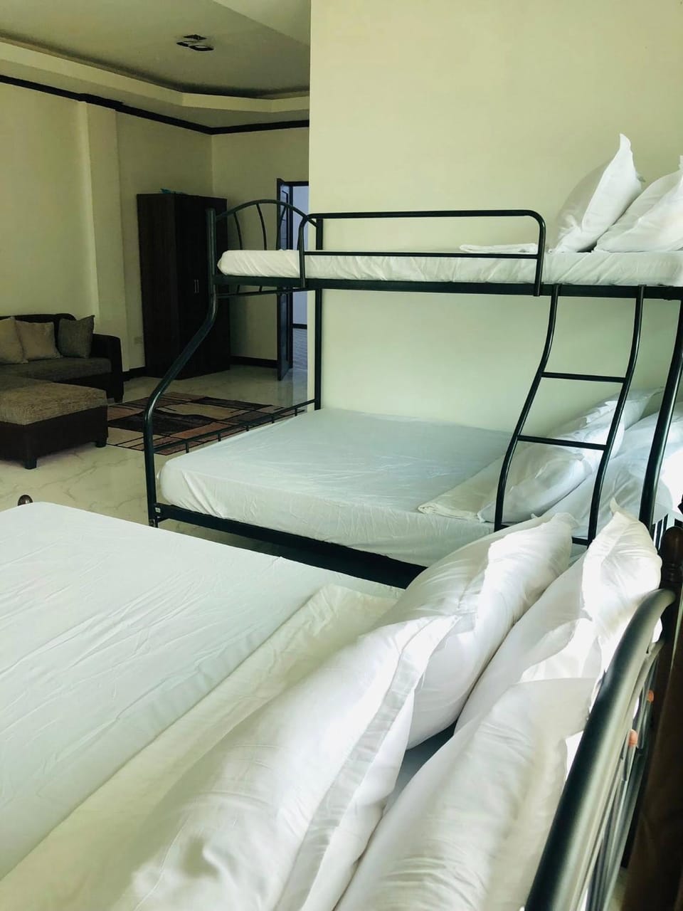 Safe Haven Residence Bed and Breakfast in Central Visayas