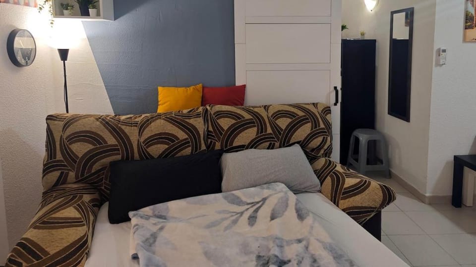 1Bed Flat with Pool, Balcony & Hammock - only 5 Mins to the Beach! Apartment in Torrevieja