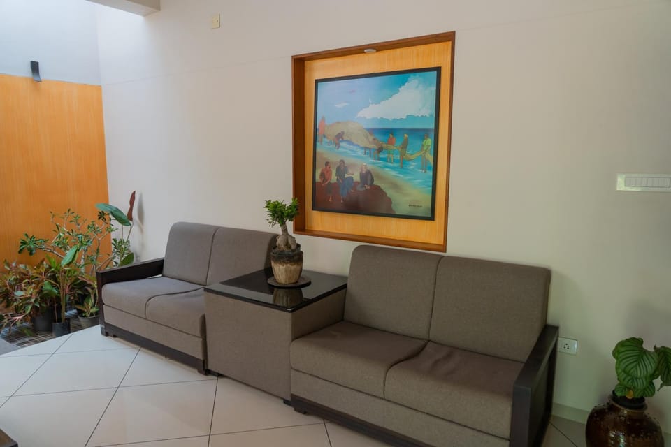 Communal lounge/ TV room, Living room