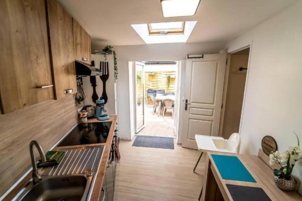 Le Spacieux Appartement avec Jacuzzi & Terrasse Apartment in Honfleur
