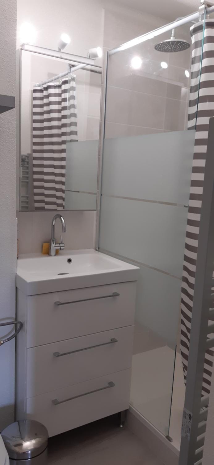 Shower, Bathroom