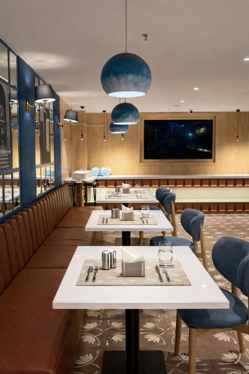 Restaurant/places to eat, Dining area