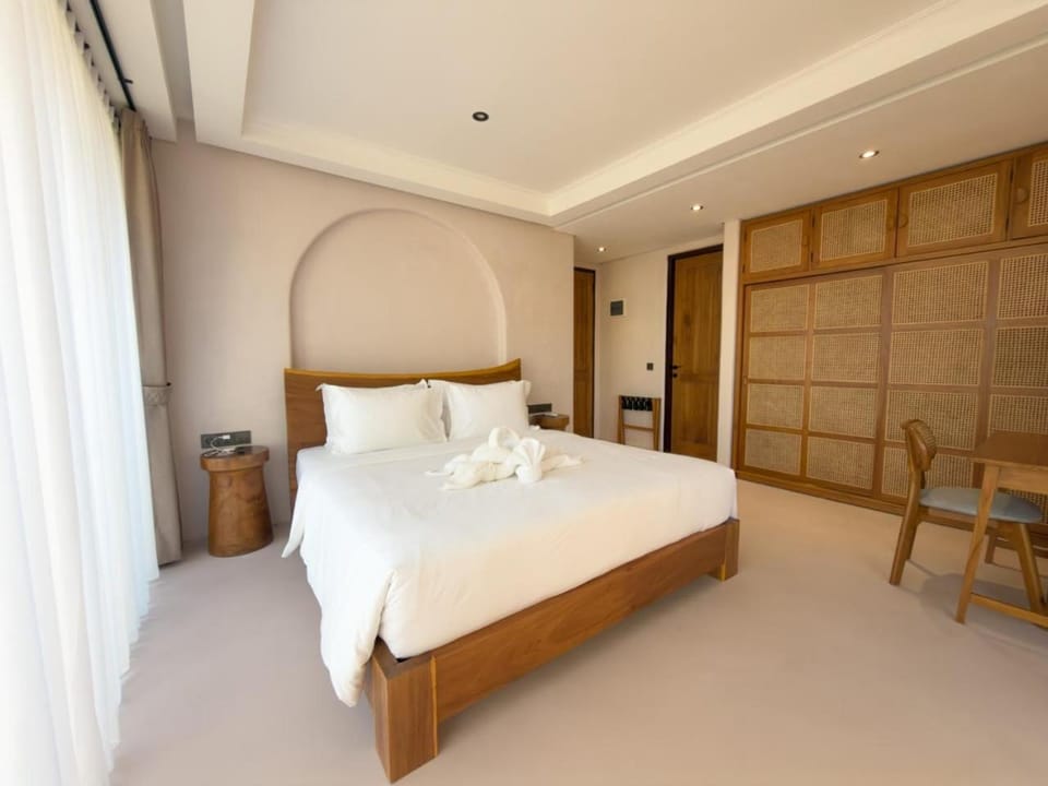 Photo of the whole room, Bedroom