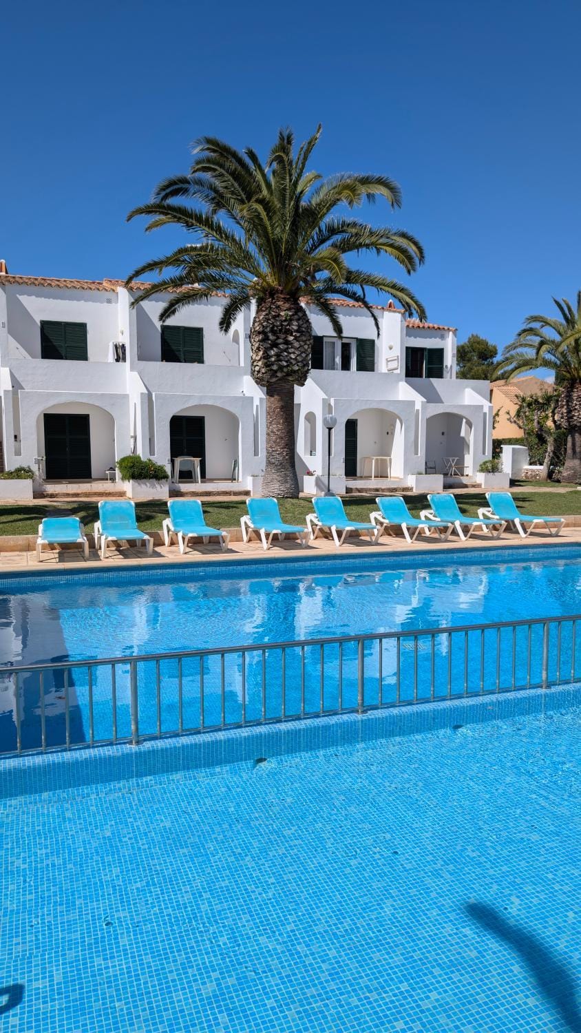 Property building, Pool view, Swimming pool, sunbed