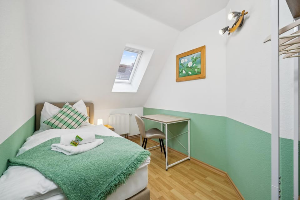 Bed, Seating area, Bedroom, towels