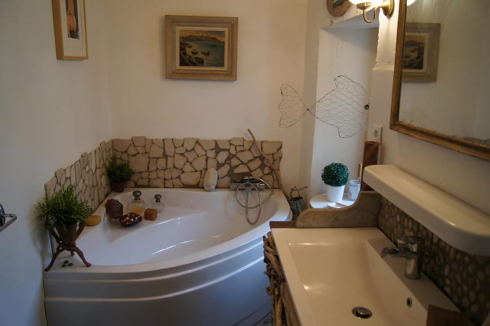 Chambre des amoureux, la Casamatta Bed and Breakfast in Corsica