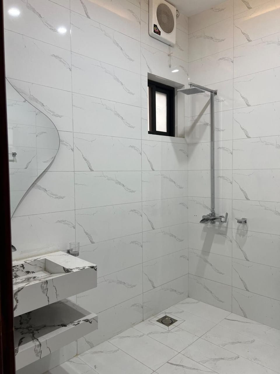 Bright Room Near Islamabad Airport with WiFi and AC Apartment in Islamabad Capital Territory