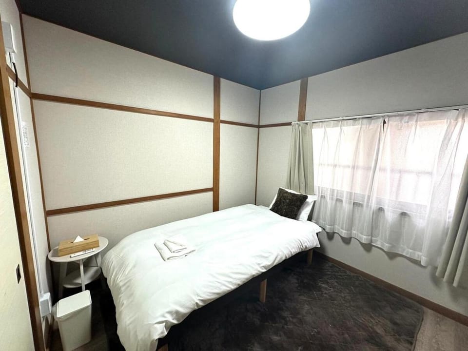 5 minutes on foot from the station entire building renta Namba and Dotonbori 30 minutes Tennoji 25 minutes great access Apartment in Osaka