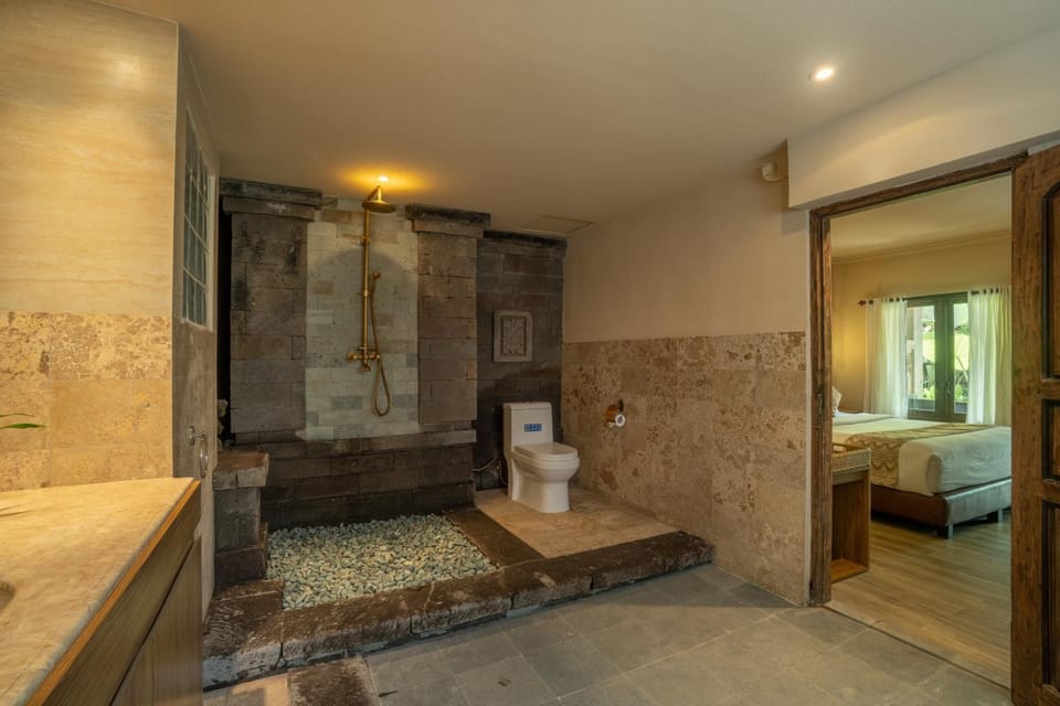 Bed, Bathroom, Photo of the whole room, Bath