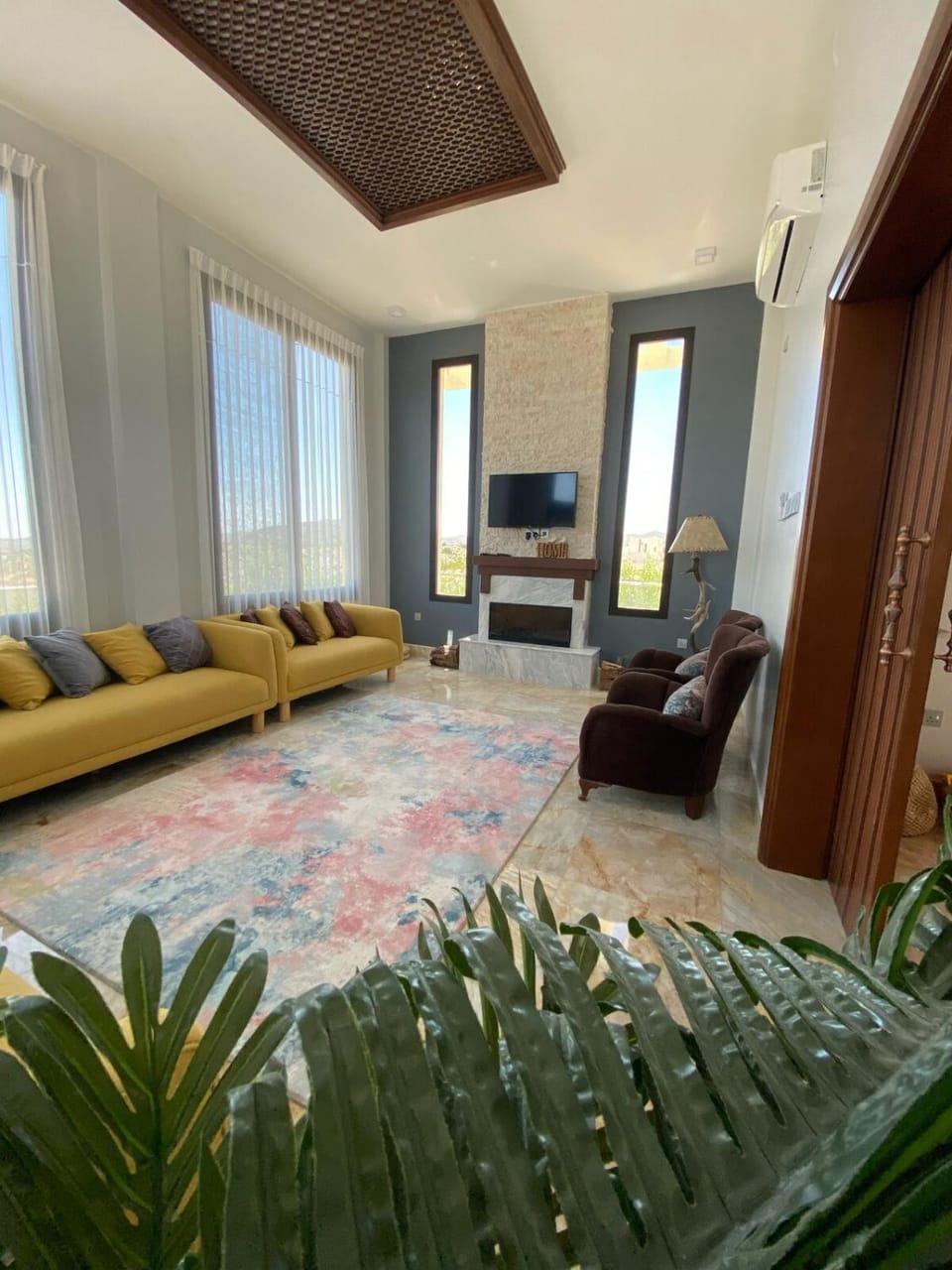 TV and multimedia, Living room, Seating area